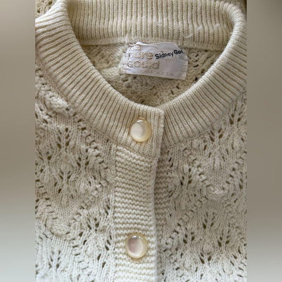 Vintage 1960s Sidney Gould cardigan sweater with iridescent buttons. Size medium - Picture 9 of 11